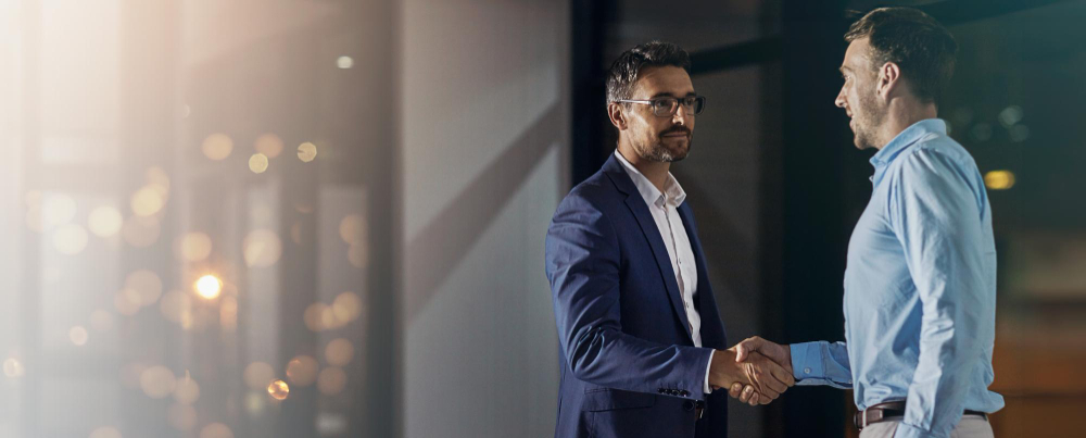 Two advisors in conversation